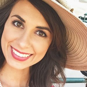 Meet your Posher, Hillary!